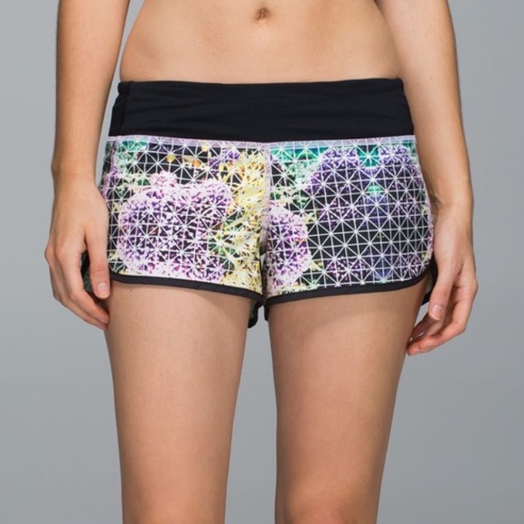 Lululemon NWT Speed ShortsParadise Grid Multi BlackSz 6